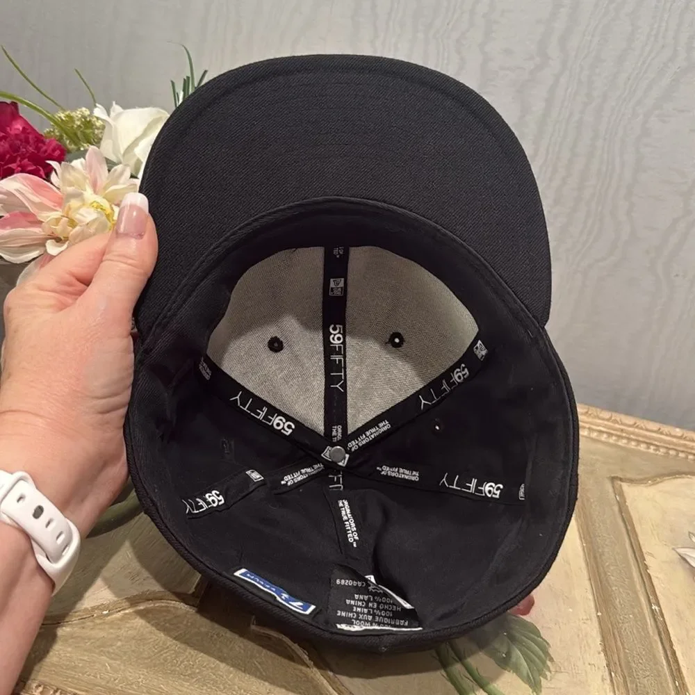 Vintage New Era Famous Stars & Straps 100% Wool Fitted Cap Hat Travis Barker Y2K